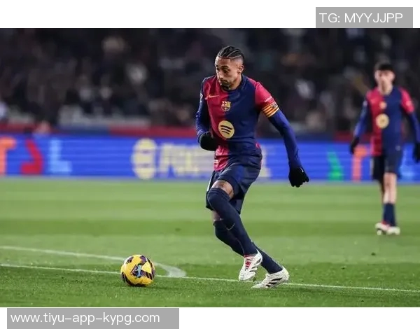 德转更新拉菲尼亚身价下调千万元远射双响引发热议