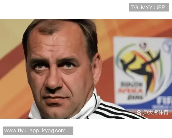 国米冬窗计划引援以填补邓弗里斯因手术缺阵至明年三月的空缺 国米冬窗计划引援以填补邓弗里斯因手术缺阵至明年三月的空缺